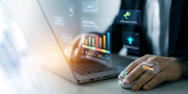 Estrategia de marketing digital sobre una laptop